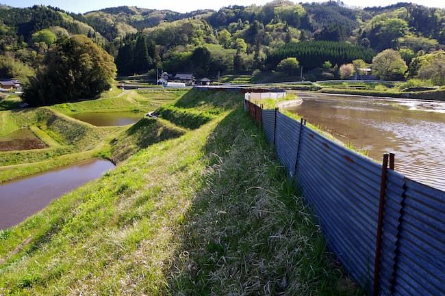 トタン板の防護柵