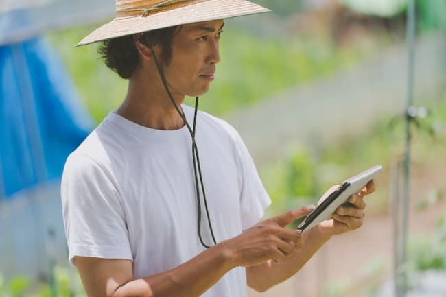 男性 農業 タブレット