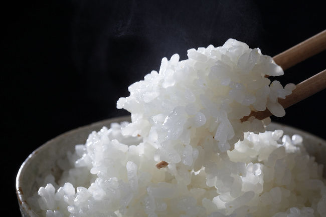大粒の炊き立てご飯
