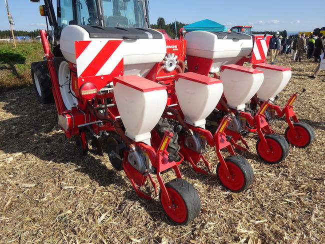 子実とうもろこし シーダー 播種機
